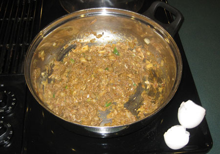 Mixing Chilorio with other ingredients